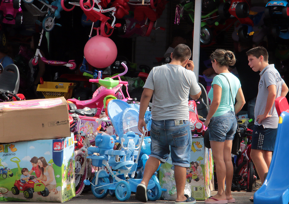 Juguetes – Reyes Magos – Venta en la Calle – Venta Sedeco, Día de Reyes, compras de manera informa,