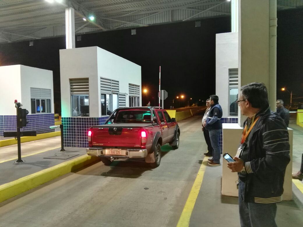 Habilitan carril adicional en puesto de peaje de Ypacaraí para reducir tiempos de espera