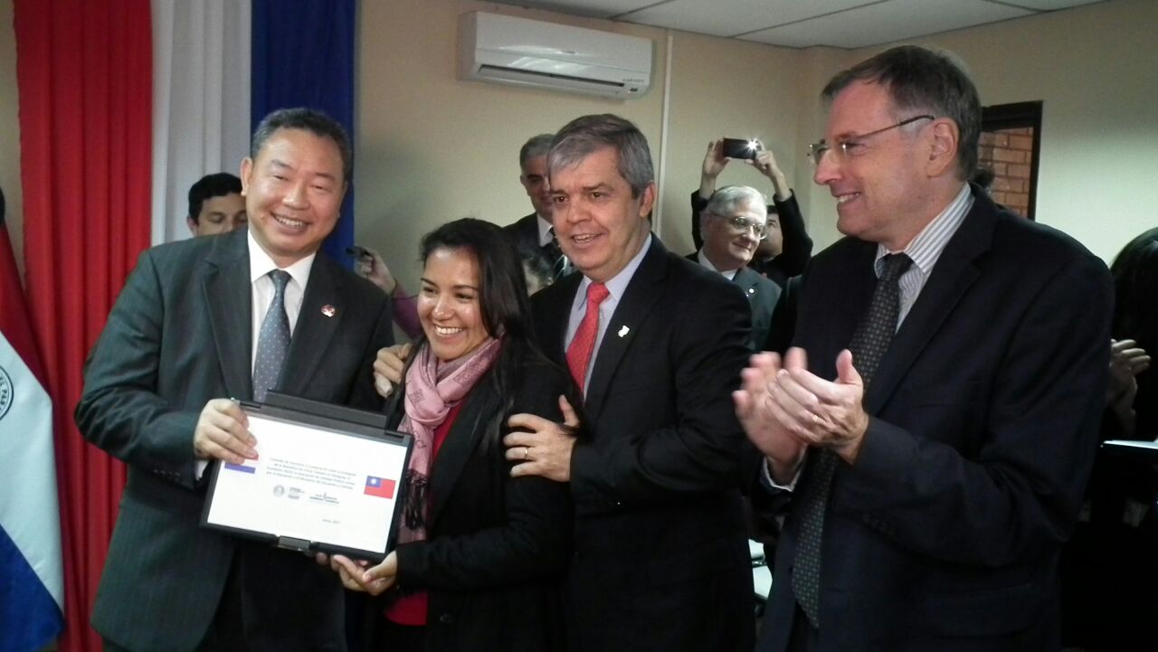 riera-becal-docentes-becados-francia (7)