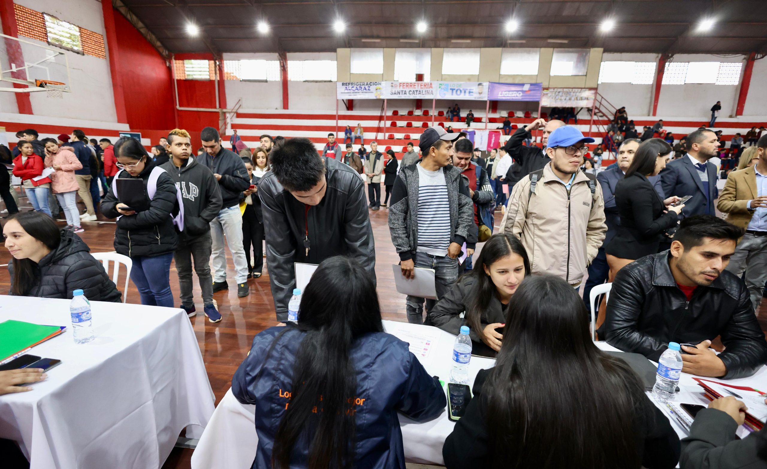 feria-empleo-empleapy-jovenes-mujeres-laboral-2