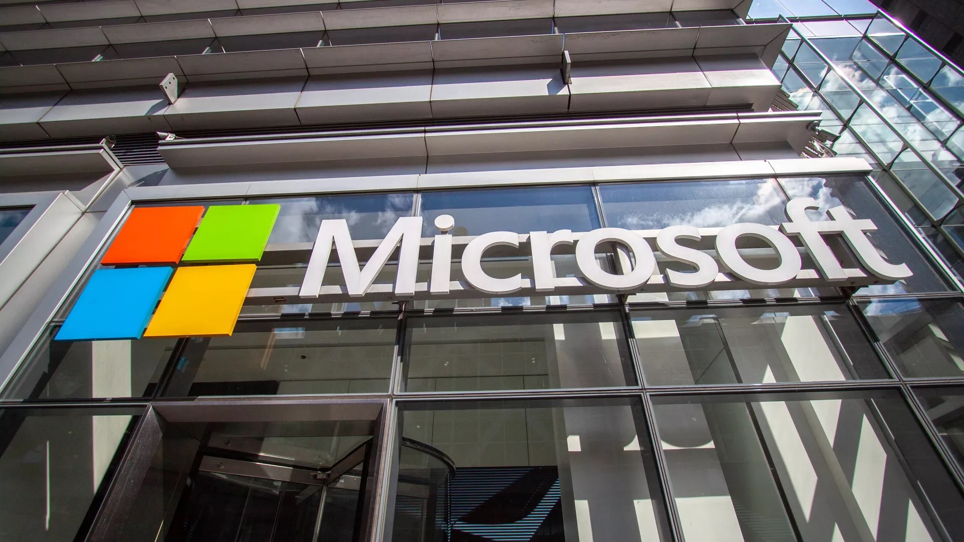 07.18 Microsoft 00