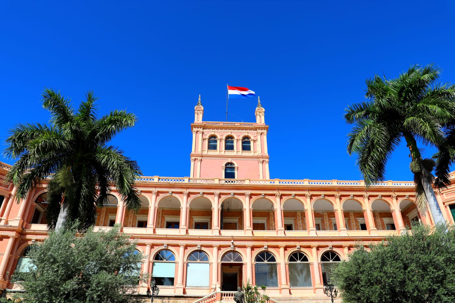 Ejecutivo reglamenta incorporación progresiva de funcionarios públicos contratados al sistema jubilatorio