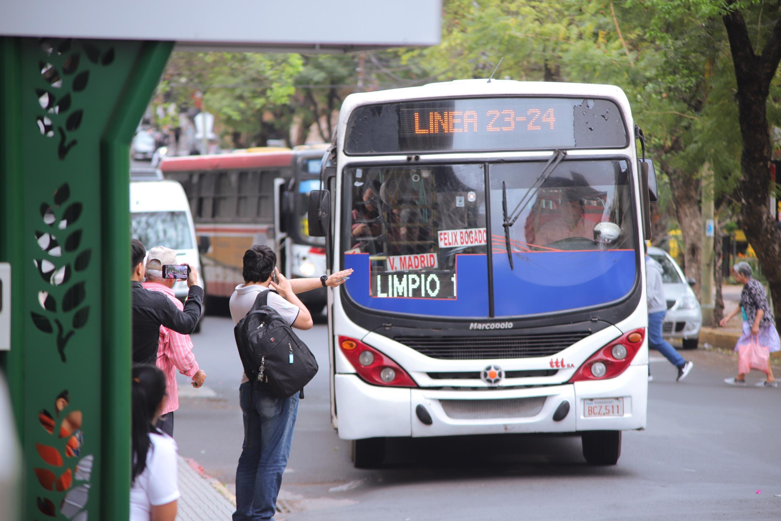 Gobierno completa pago de subsidio y compensación comprometidos con el sector transporte