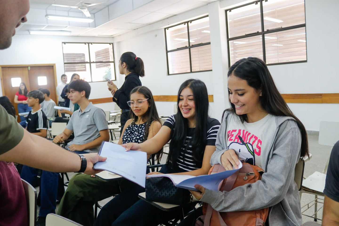 Becas para mejores egresados: postulación abierta solo hasta fin de mes