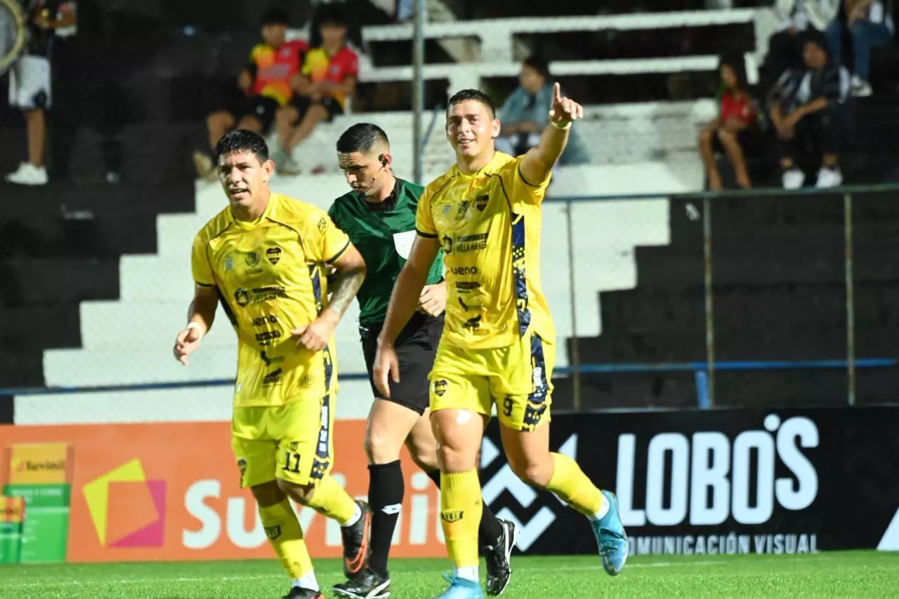 12 de Junio gana y alcanza la punta en la División Intermedia