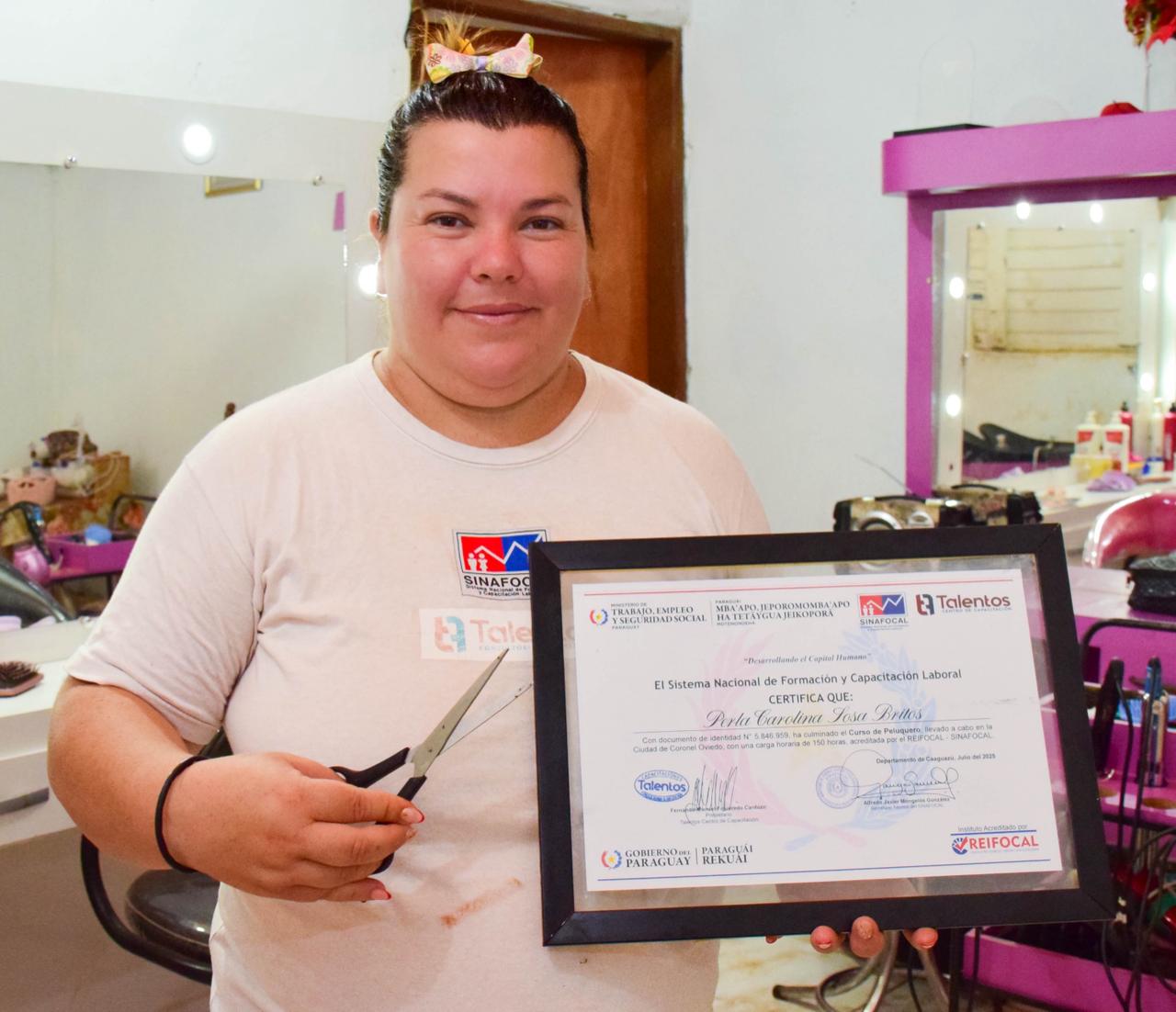 perlacarolinasosa-sinafocal-cursodepeluquería-paraguay-vivienda