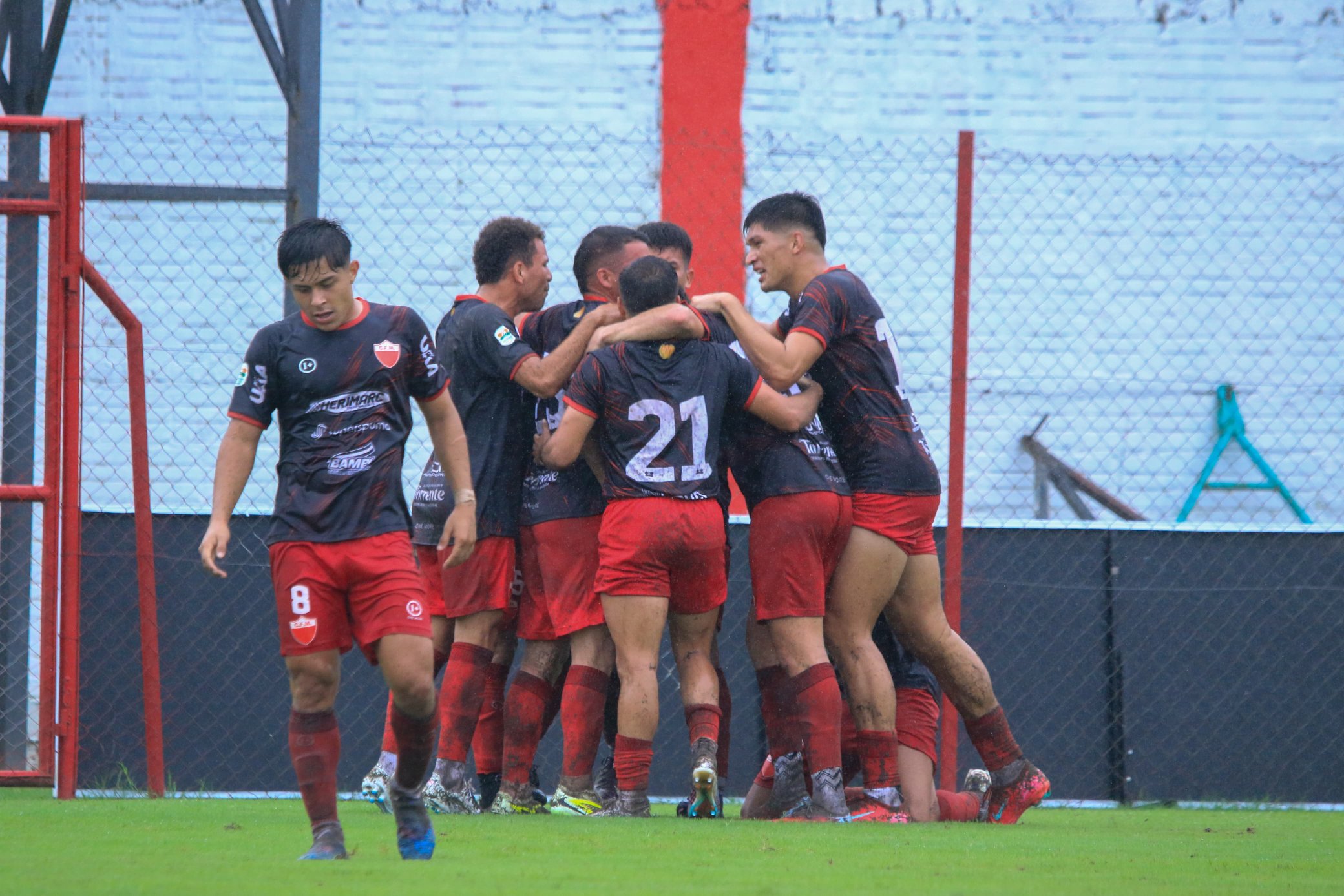 Tras la cuarta fecha, dos equipos lideran en la Intermedia