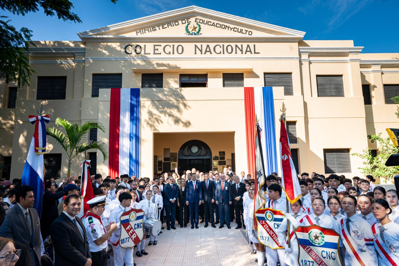 Gobierno rehabilita Colegio Nacional de la Capital, que está “listo para retomar su lugar en la historia”