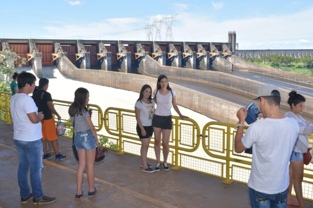 Feriados largos impulsan a Itaipu como el atractivo más visitado del país