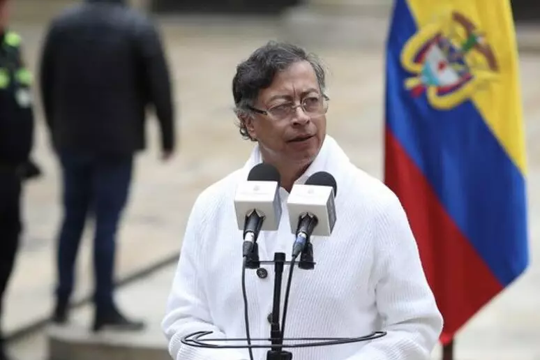 Se agrava la guerra comercial Colombia-Ecuador: Petro quiere dejar el Pacto Andino