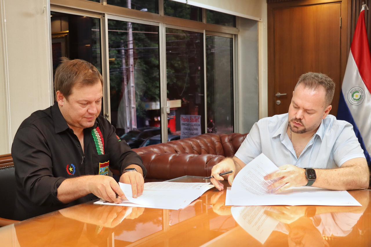 SNPP y Municipalidad de Hohenau firman convenio para fortalecer la formación profesional en Colonias Unidas
