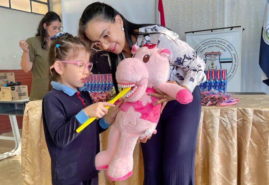 Hambre Cero: escolares de Ayolas se benefician con jornada de educación bucodental y kits de higiene bucal