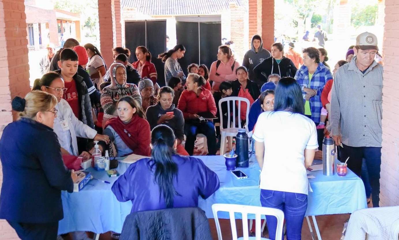 Ciudad Mujer Móvil provee servicio integral gratuito a mujeres y familias de municipios de Itapúa
