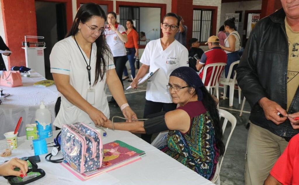Ciudad Mujer Móvil proveyó más de 4.000 servicios esenciales a familias de Caaguazú en marzo