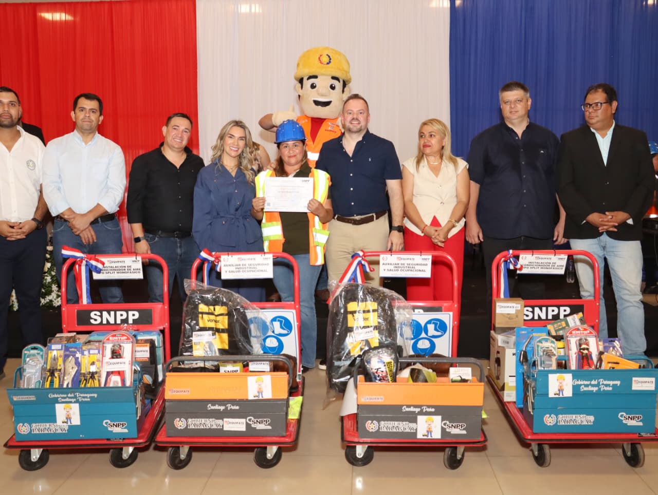 SNPP entrega kits de herramientas del “Programa Equipate” a egresados en Limpio