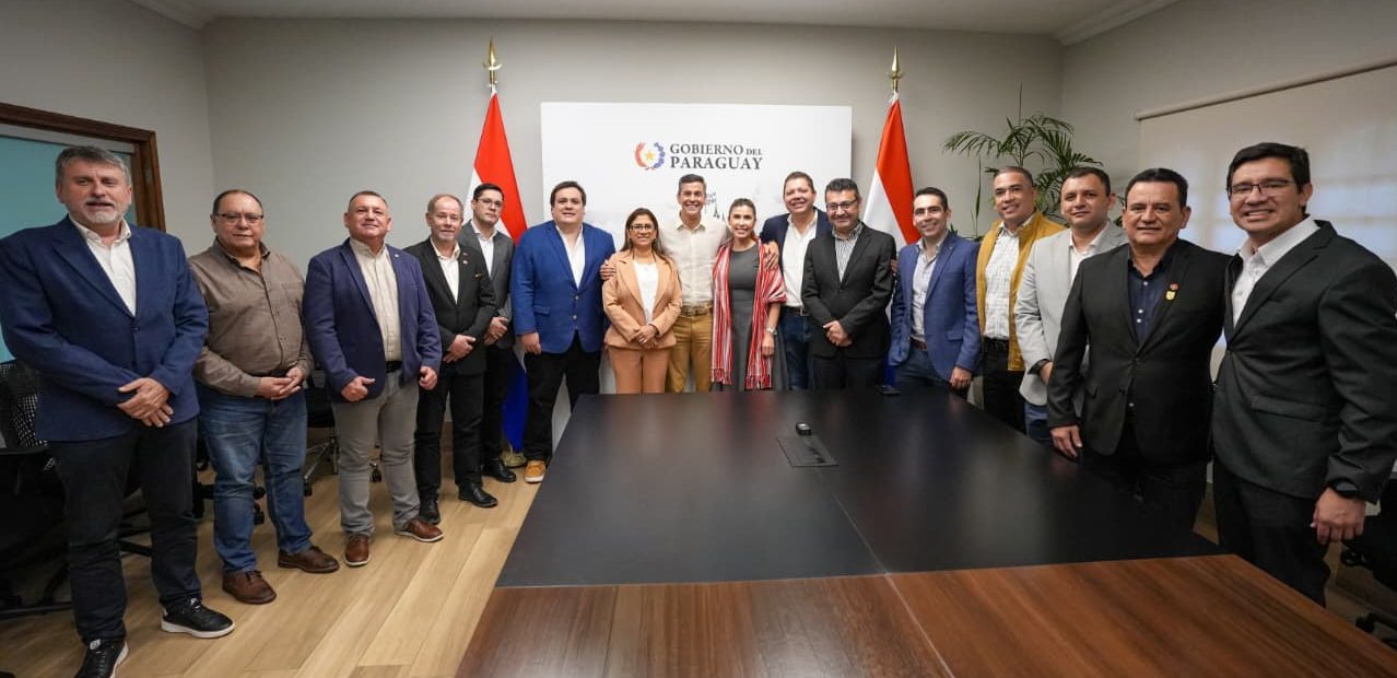 Gobernadores destacan trabajo coordinado con el Ejecutivo y avance de obras en todo el país