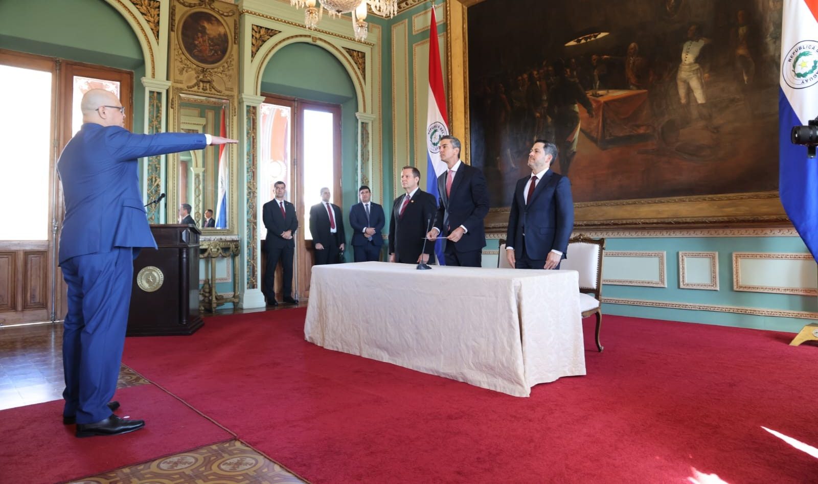 Presidente tomó juramento a nuevo ministro de Economía y le encomienda cuidar los logros alcanzados por el Gobierno