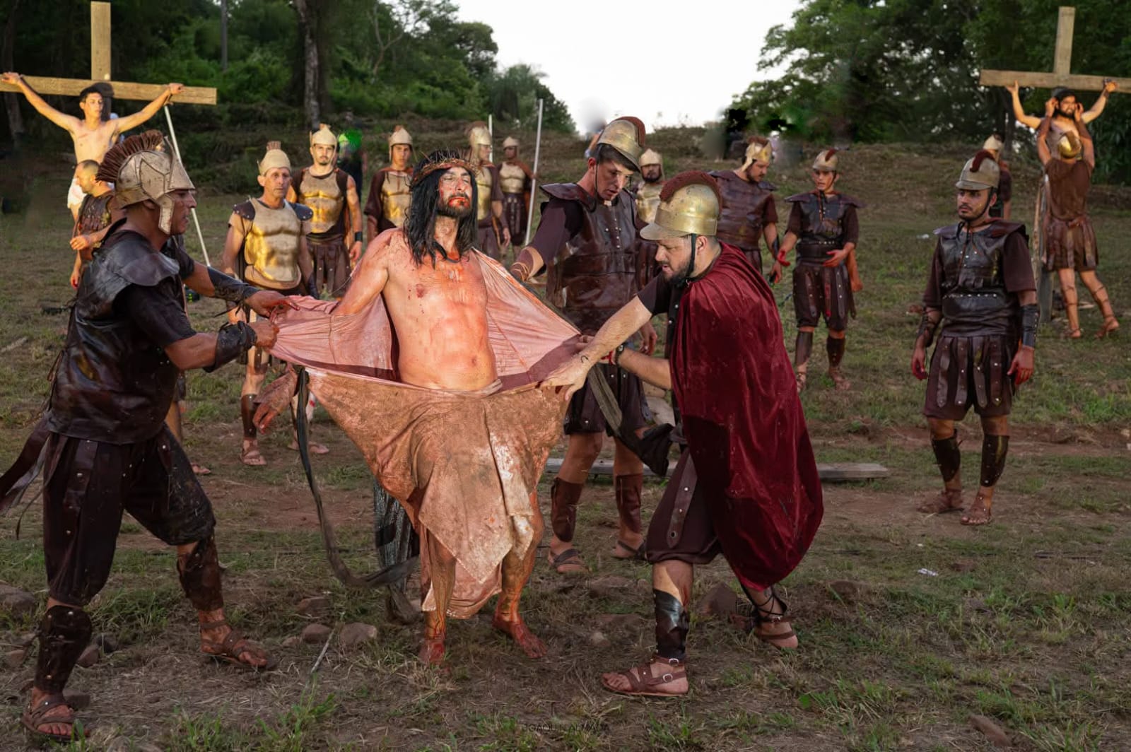 Desde hace 18 años, Atyra presenta la Pasión de Cristo, con devoción y realismo