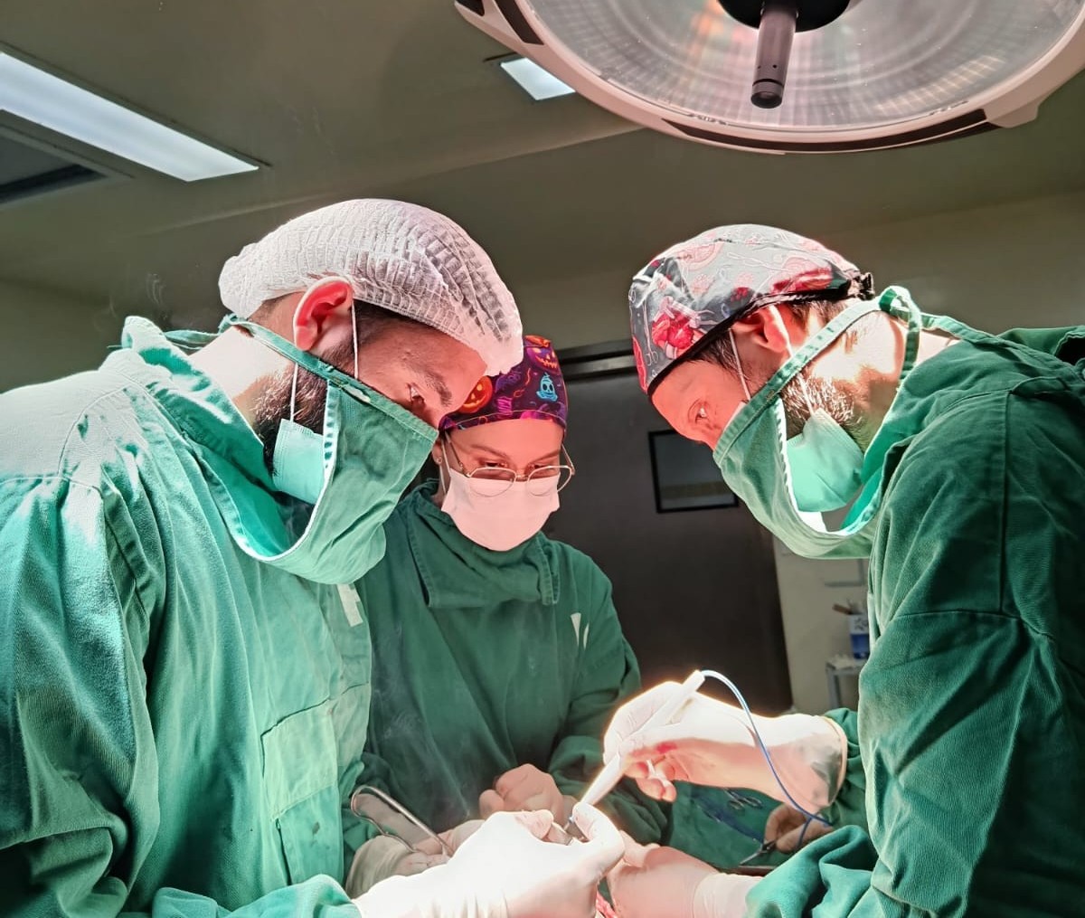 Clínicas realizó trasplante renal número 200 en adultos y consolida liderazgo asistencial y formador