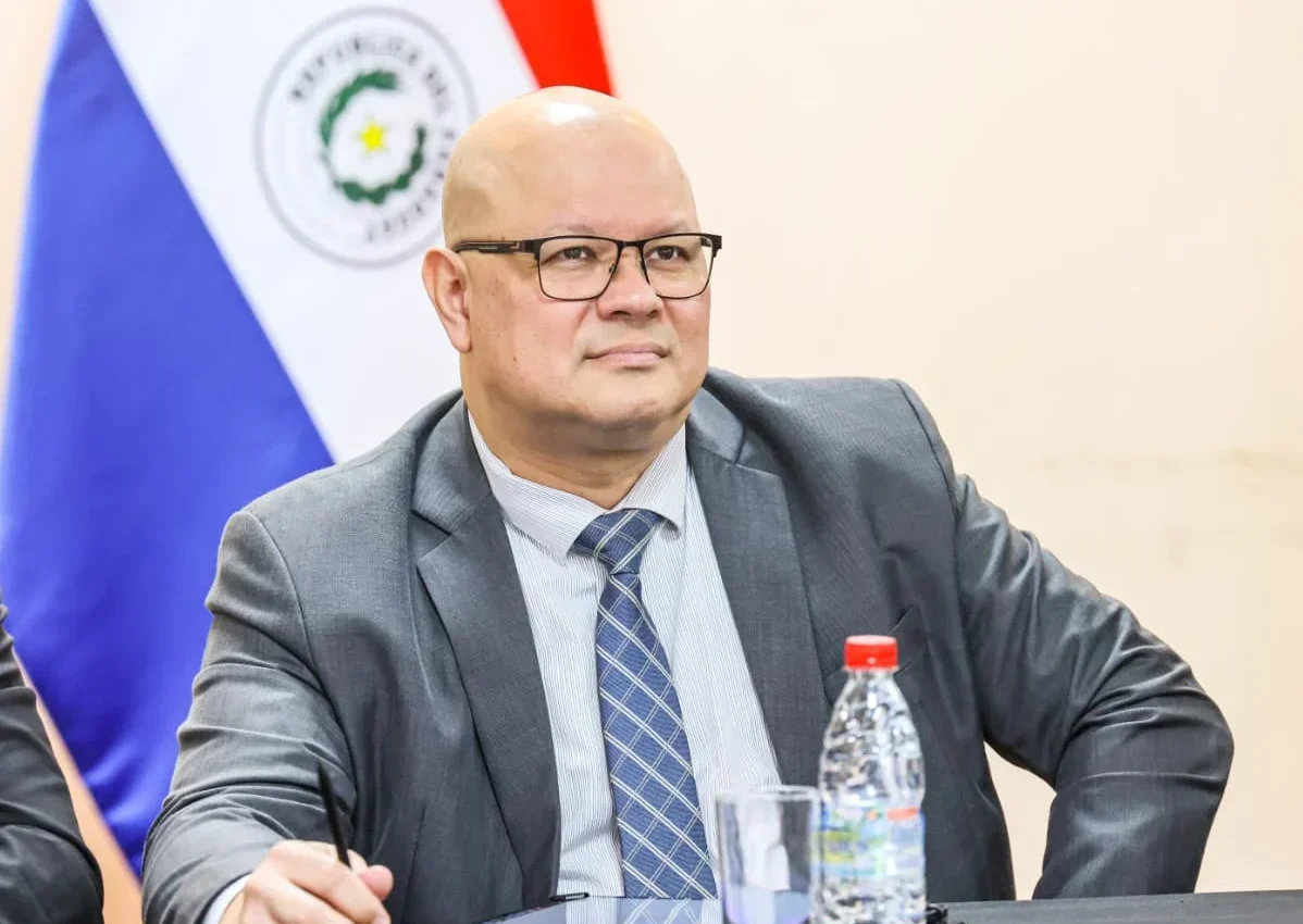oscar lovera ministro del MEF