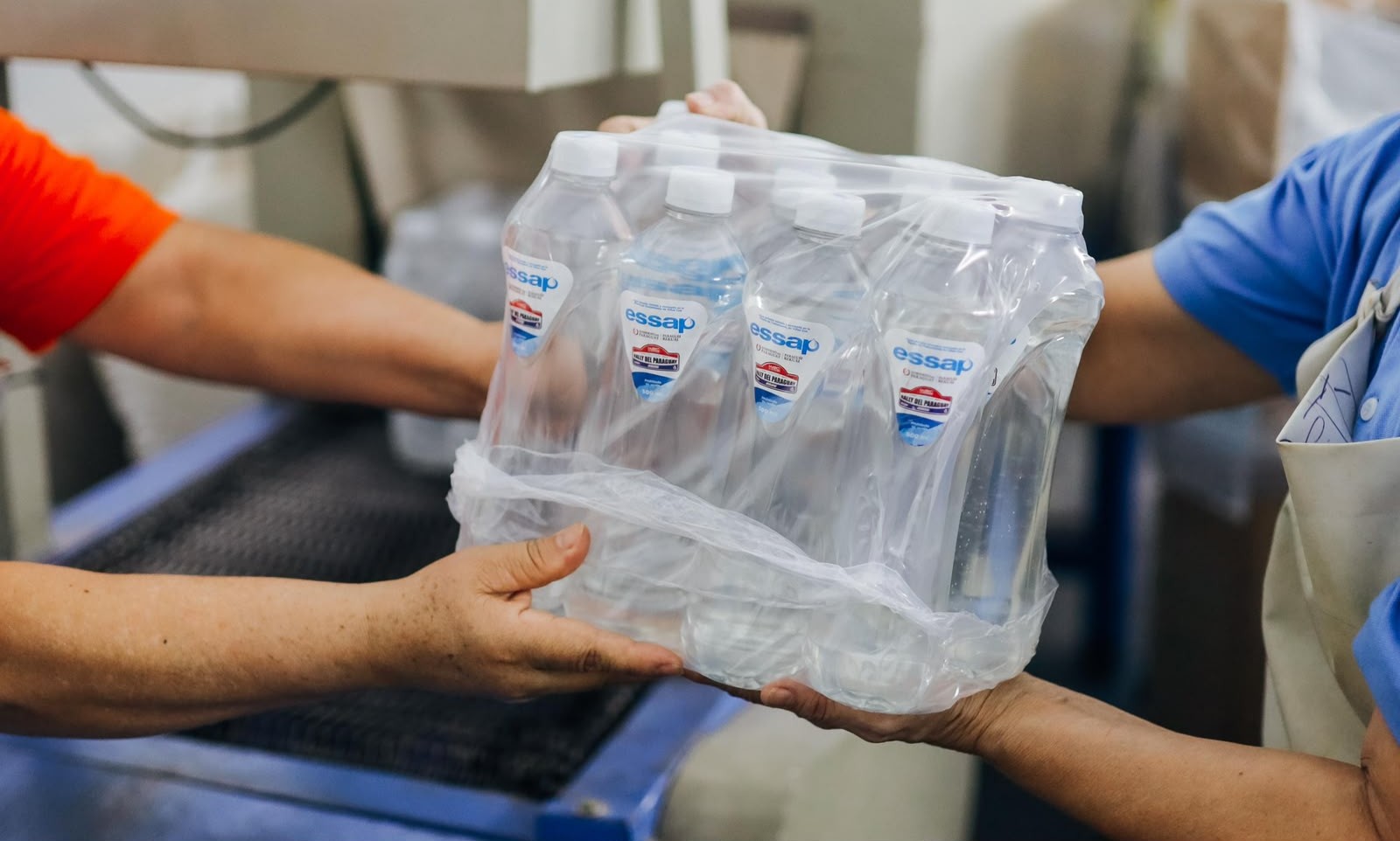 botellas de agua potable essap