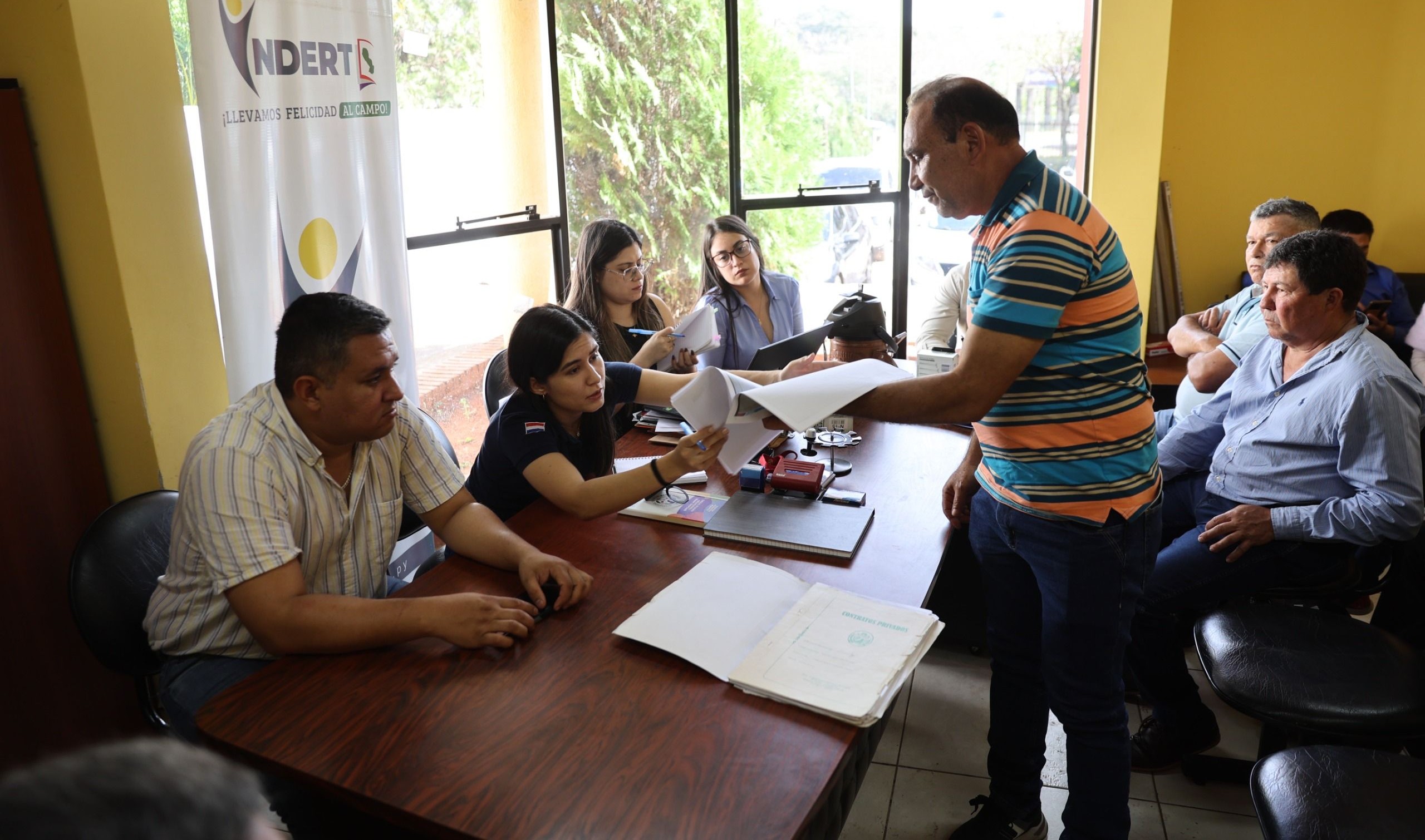 indert reunion con campesinos cordillera